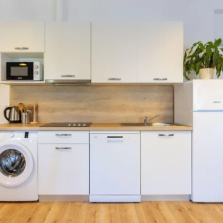 Apartamento Modernes Nur 600 Meter Zum Mit Privater Terrasse, Grill, Waschmaschine Novi Vinodolski
