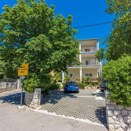 Modernes Nur 600 Meter Zum Mit Privater Terrasse, Grill, Waschmaschine *