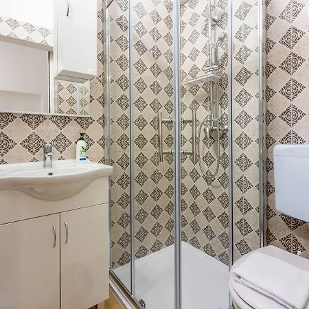 Apartamento Modernes Nur 600 Meter Zum Mit Privater Terrasse, Grill, Waschmaschine