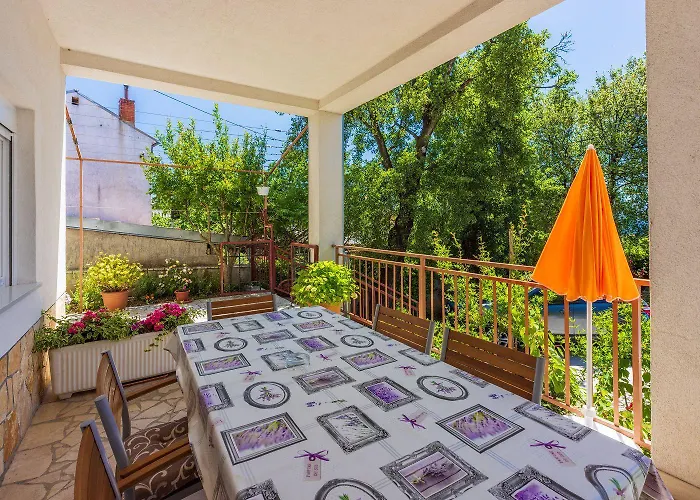 Modernes Nur 600 Meter Zum Mit Privater Terrasse, Grill, Waschmaschine *