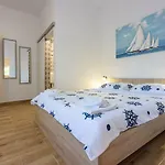 Modernes Nur 600 Meter Zum Mit Privater Terrasse, Grill, Waschmaschine Apartment *