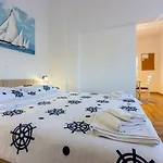 Modernes Nur 600 Meter Zum Mit Privater Terrasse, Grill, Waschmaschine Apartment Novi Vinodolski