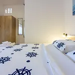 Apartment Modernes Nur 600 Meter Zum Mit Privater Terrasse, Grill, Waschmaschine Novi Vinodolski
