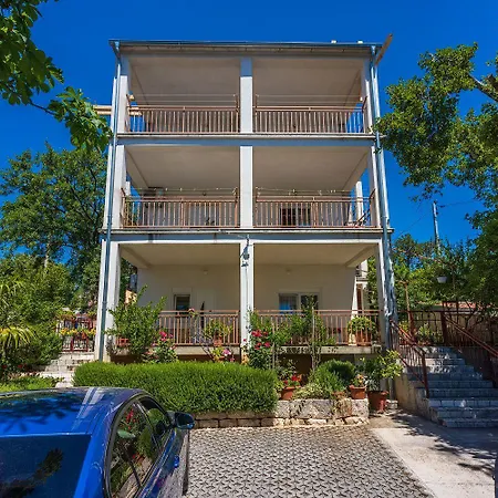 Modernes Nur 600 Meter Zum Mit Privater Terrasse, Grill, Waschmaschine *