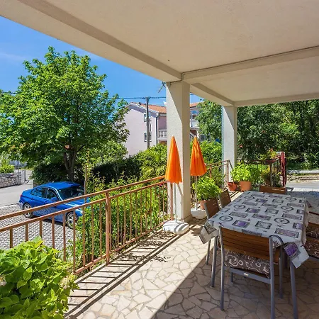 Modernes Nur 600 Meter Zum Mit Privater Terrasse, Grill, Waschmaschine Novi Vinodolski