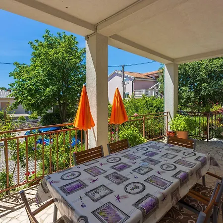 Apartment Modernes Nur 600 Meter Zum Mit Privater Terrasse, Grill, Waschmaschine Novi Vinodolski
