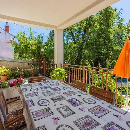 Modernes Nur 600 Meter Zum Mit Privater Terrasse, Grill, Waschmaschine *