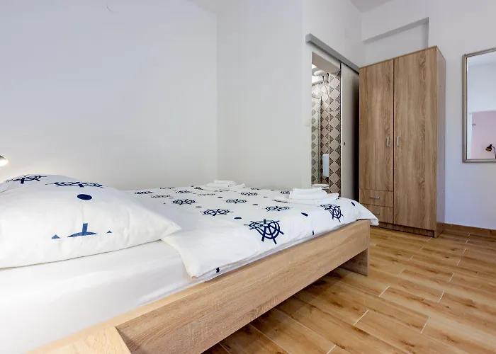 Modernes Nur 600 Meter Zum Mit Privater Terrasse, Grill, Waschmaschine