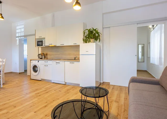 Apartment Modernes Nur 600 Meter Zum Mit Privater Terrasse, Grill, Waschmaschine *
